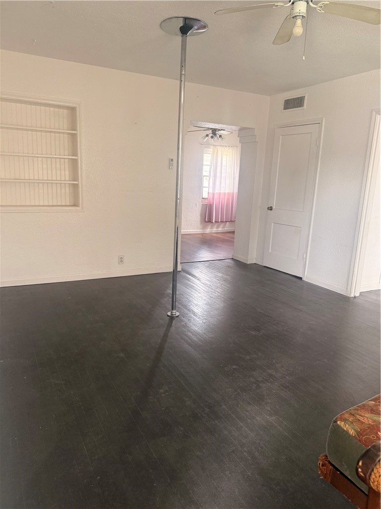 2107 16th Street, Unit 2 Corpus Christi, TX 78404 - Photo 2 of 7