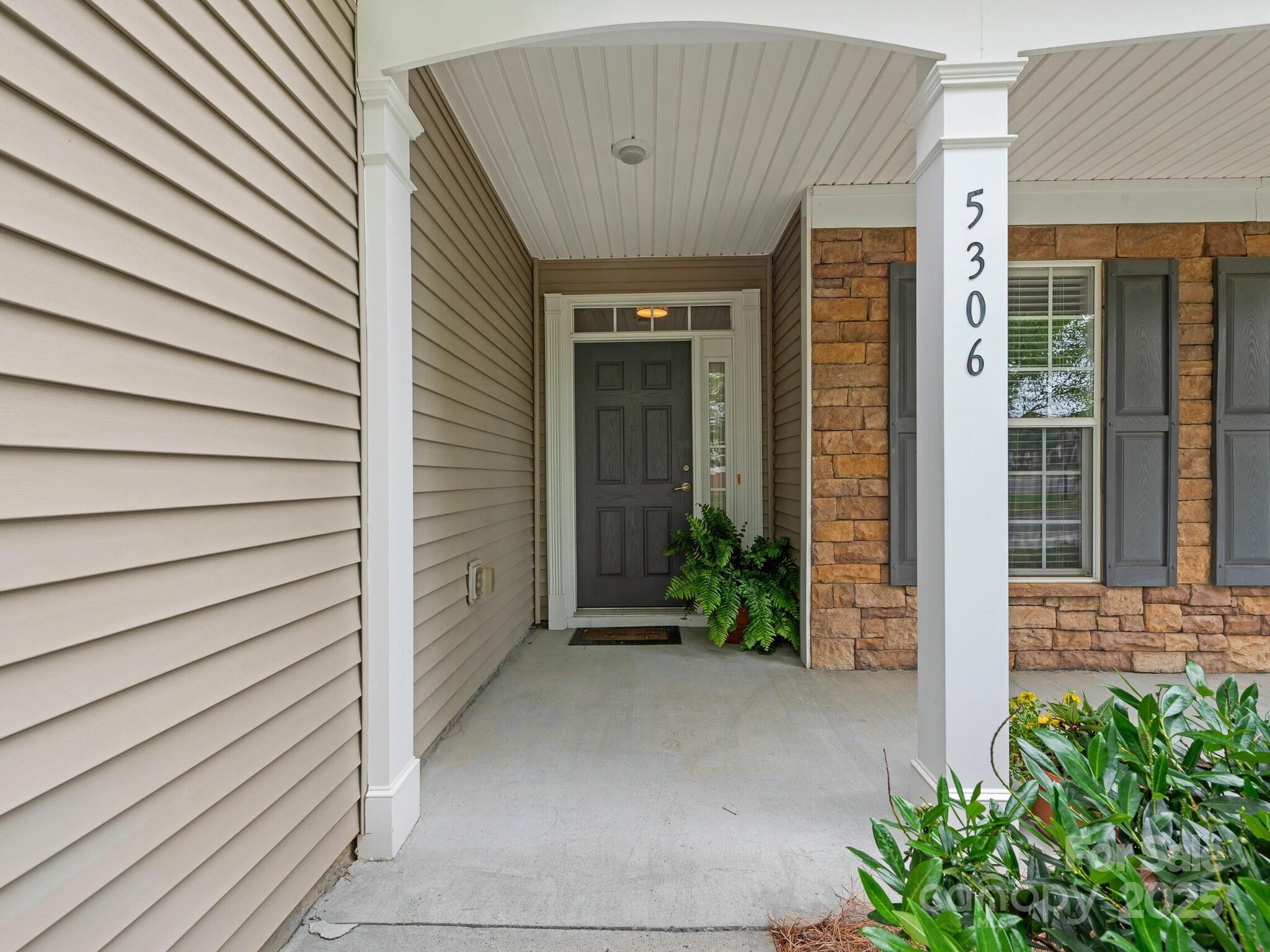 5306 Ridge Path Lane Charlotte, NC 28269 - Photo 2 of 21 Gallery Image 2