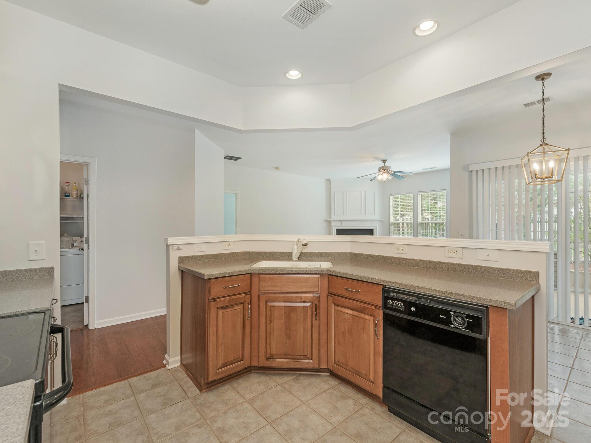5306 Ridge Path Lane Charlotte, NC 28269 - Photo 6 of 21 Gallery Image 6