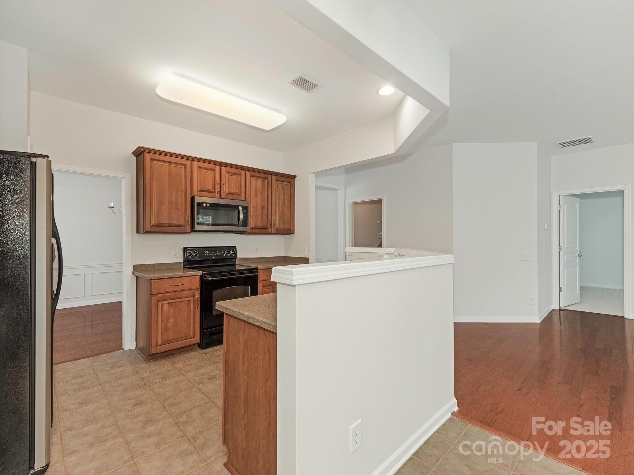 5306 Ridge Path Lane Charlotte, NC 28269 - Photo 8 of 21 Gallery Image 8