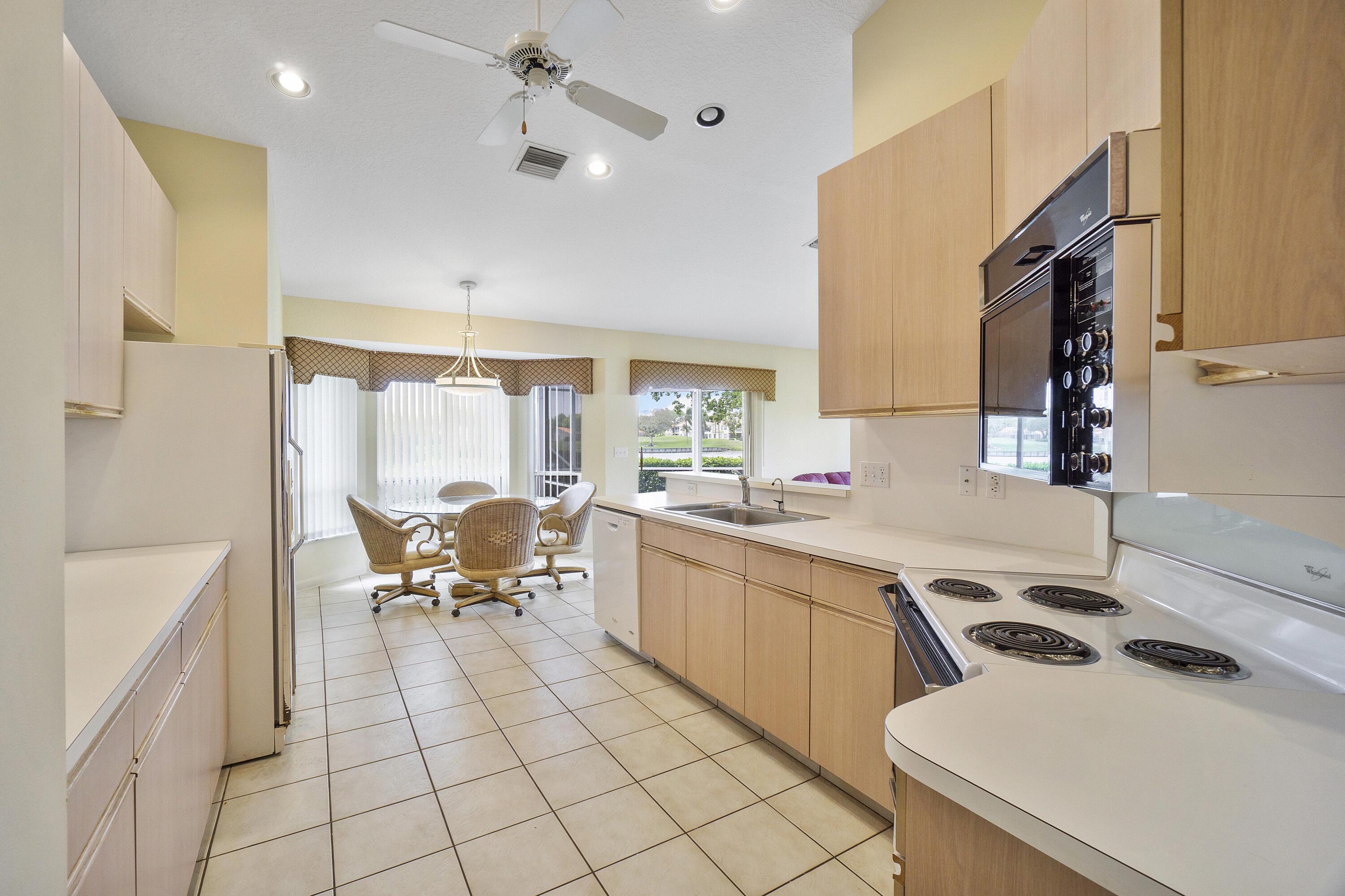 17205 Balboa Point Way Boca Raton, FL 33487 - Photo 3 of 15 Kitchen