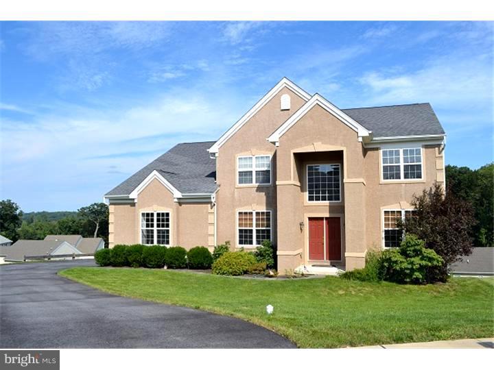 8 Phillips Circle Aston, PA 19014 - Photo 1 of 19