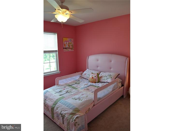 8 Phillips Circle Aston, PA 19014 - Photo 11 of 19
