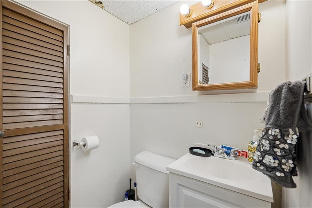 19 Singer Avenue McKees Rocks, PA 15136 - Photo 41 of 48
