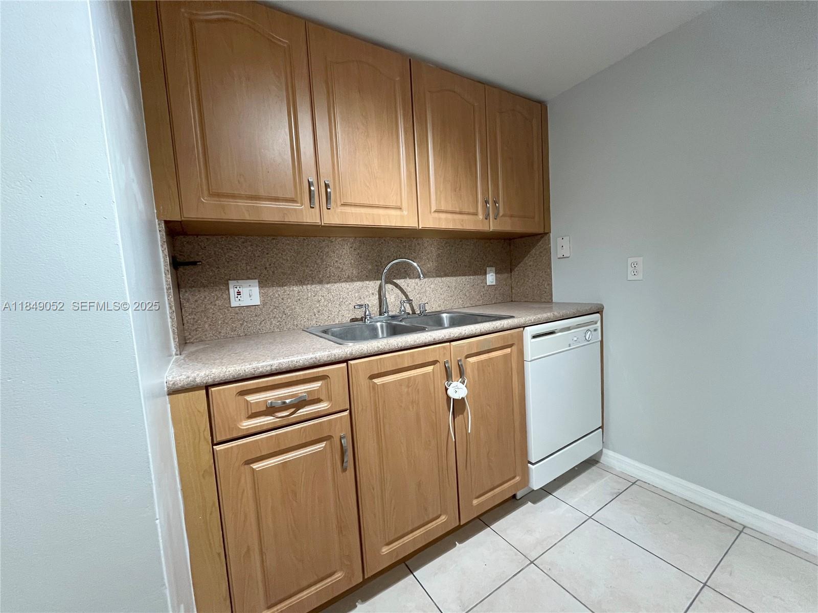 2415 Northwest 16th St Road, Unit 3031 Miami, FL 33125 - Photo 8 of 22
