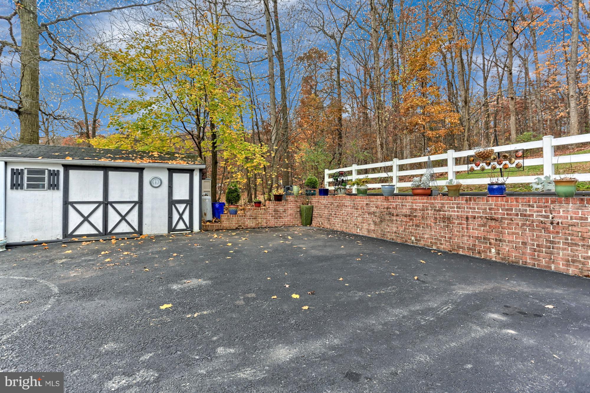 6134 Pigeon Hill Road Spring Grove, PA 17362 - Photo 4 of 35