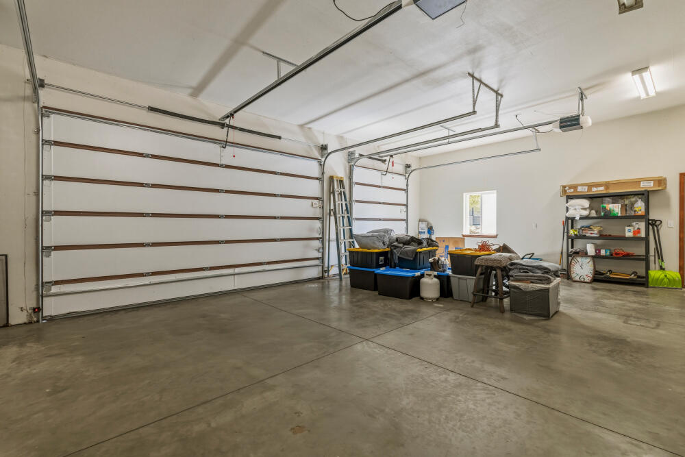 6352 Sanderling Road Klamath Falls, OR 97601 - Photo 44 of 65 3 Car Garage - 9 Foot Doors