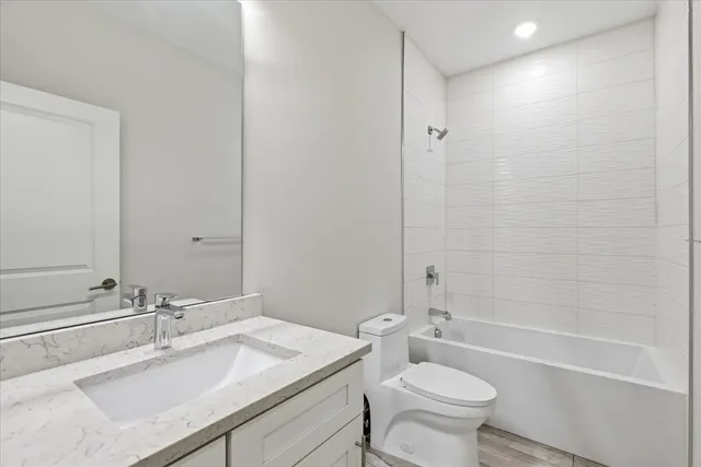 $3,950 | 4101 South Drexel Boulevard, Unit 101, Chicago, IL 60653