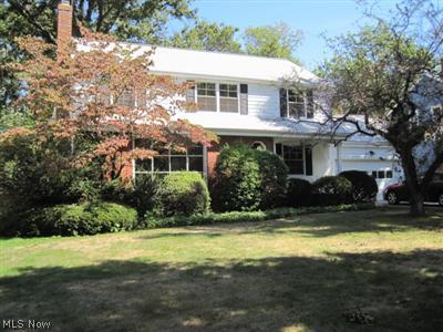 1129 Croyden Road, Lyndhurst, Ohio 44124