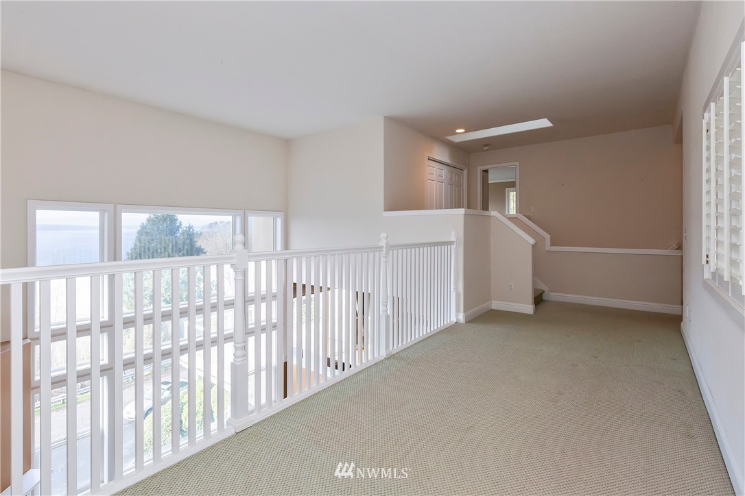 10430 47th Avenue Southwest Seattle, WA 98146 - Photo 14 of 24