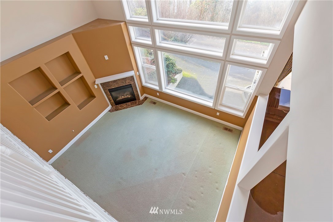 10430 47th Avenue Southwest Seattle, WA 98146 - Photo 3 of 24