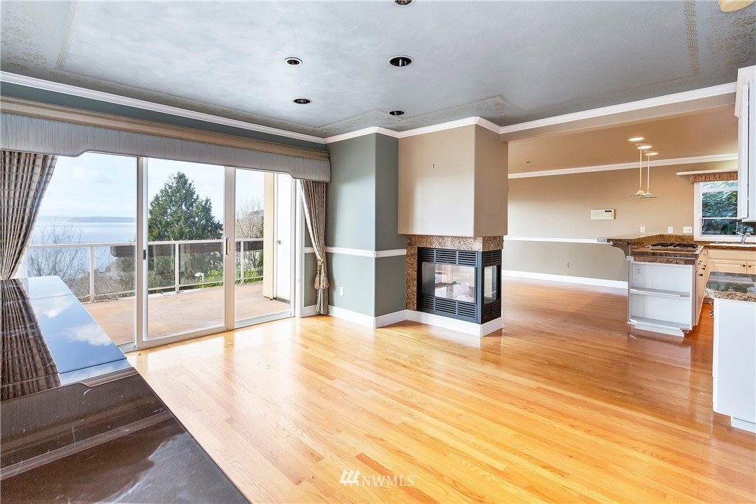 10430 47th Avenue Southwest Seattle, WA 98146 - Photo 6 of 24