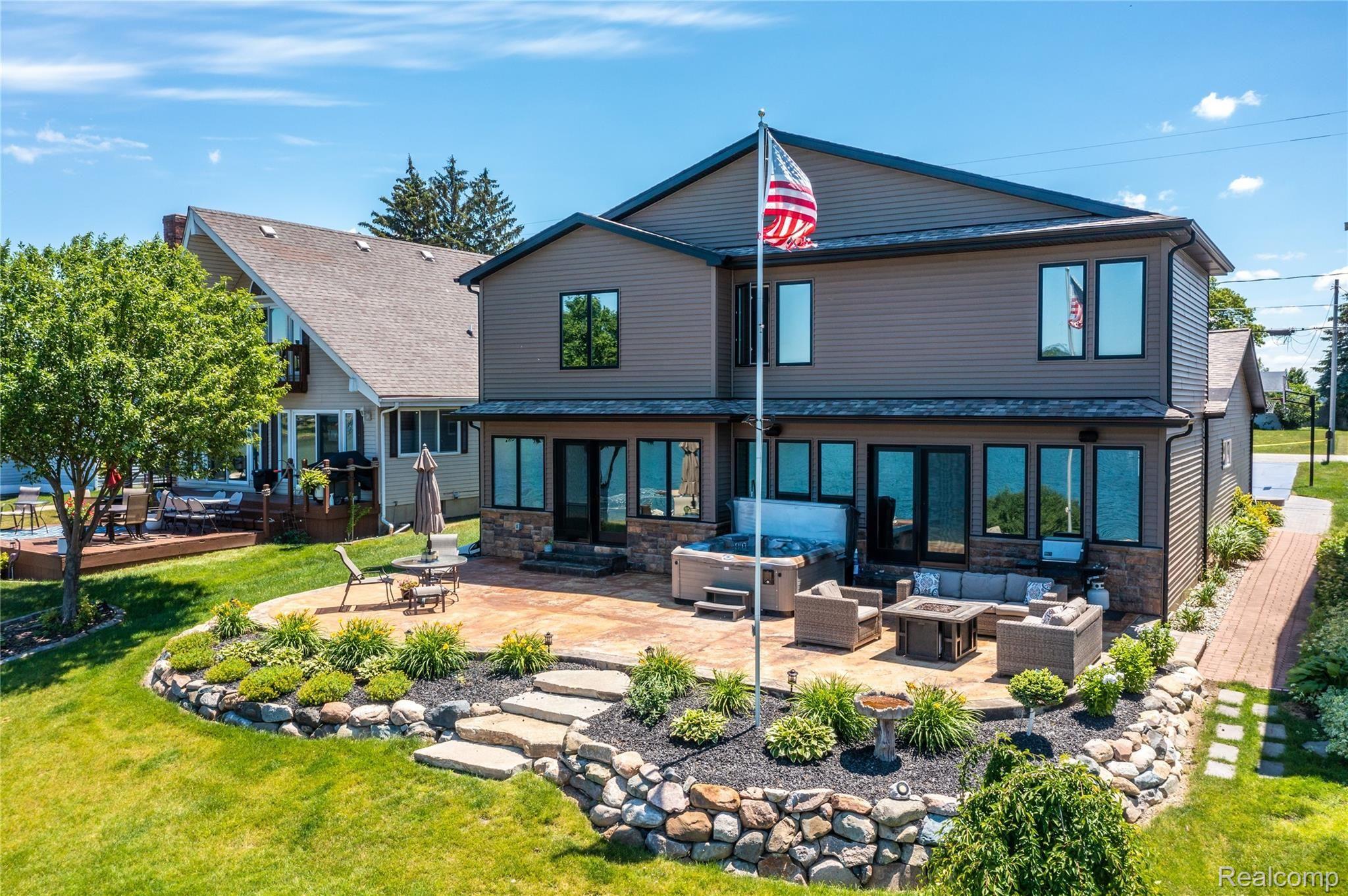 13558 South Horrell Road Fenton, MI 48430 - Photo 1 of 28 Exteriors (14 of 27).jpg