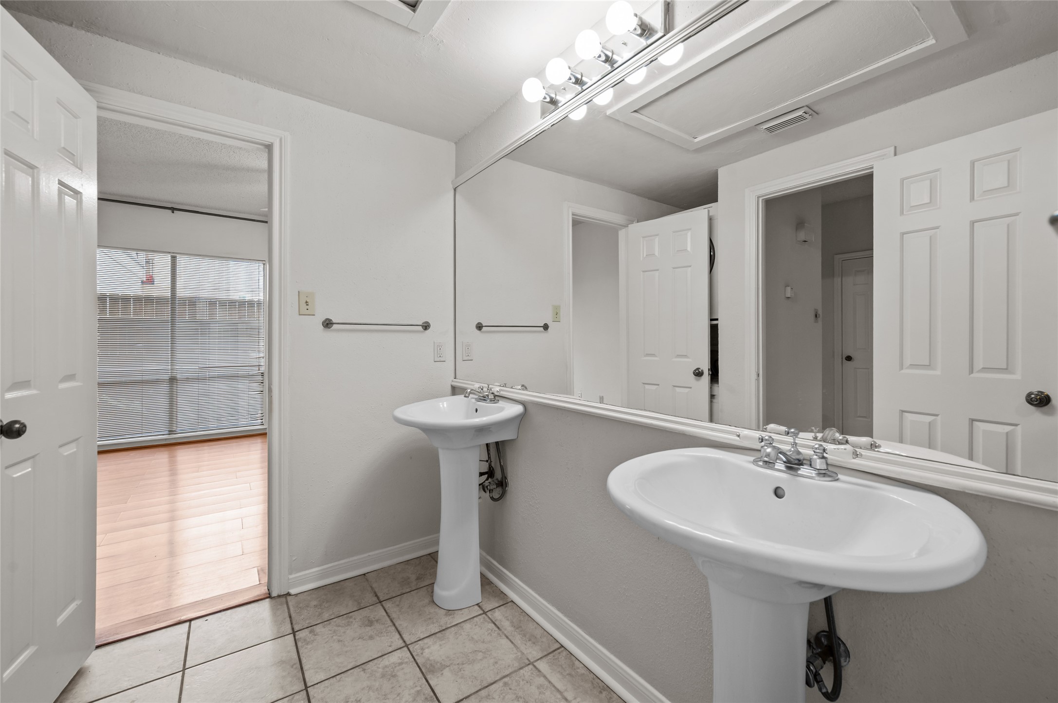 5718 Val Verde Street, Unit 1 Houston, TX 77057 - Photo 17 of 18