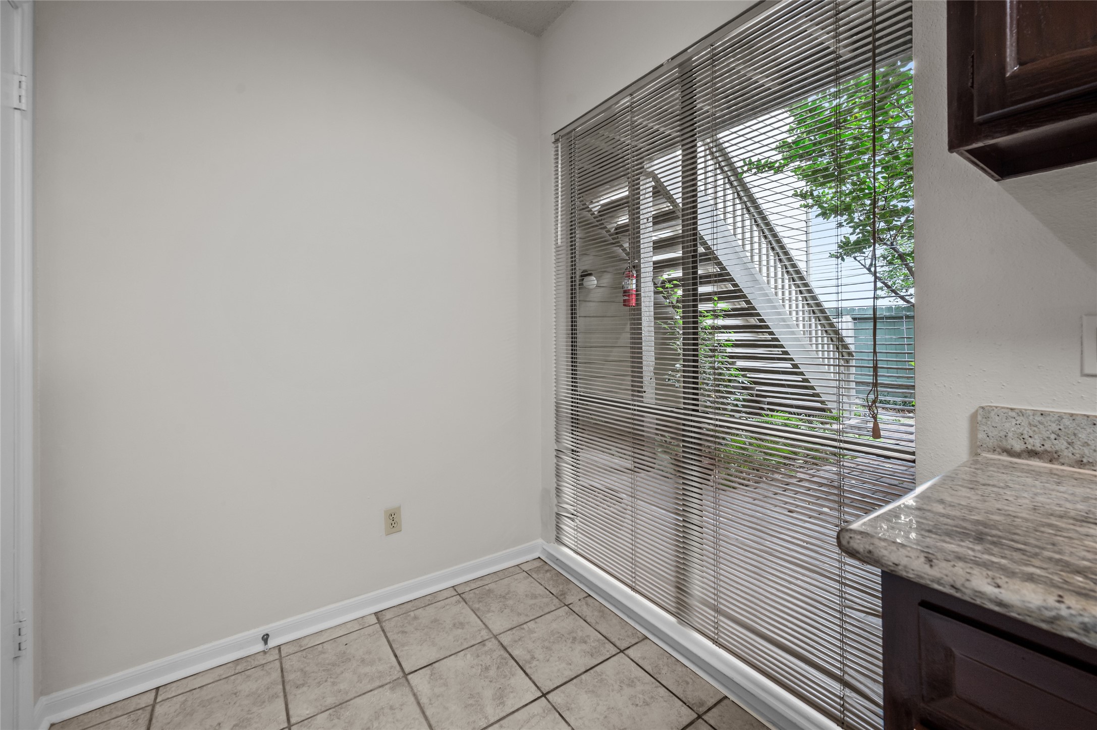 5718 Val Verde Street, Unit 1 Houston, TX 77057 - Photo 9 of 18