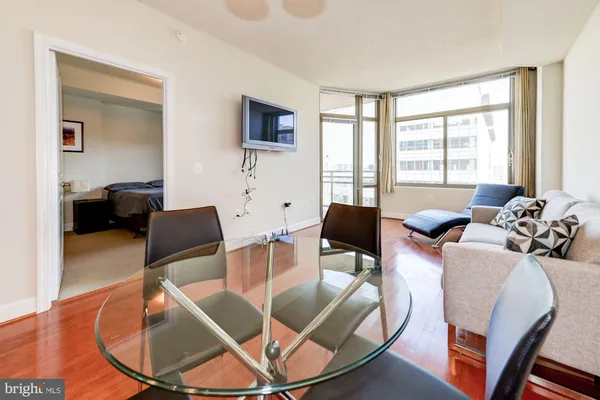 $2,190 | 3600 South Glebe Road, Unit 715W, Arlington, VA 22202