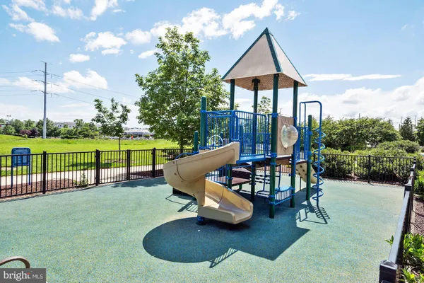 $2,190 | 3600 South Glebe Road, Unit 715W, Arlington, VA 22202