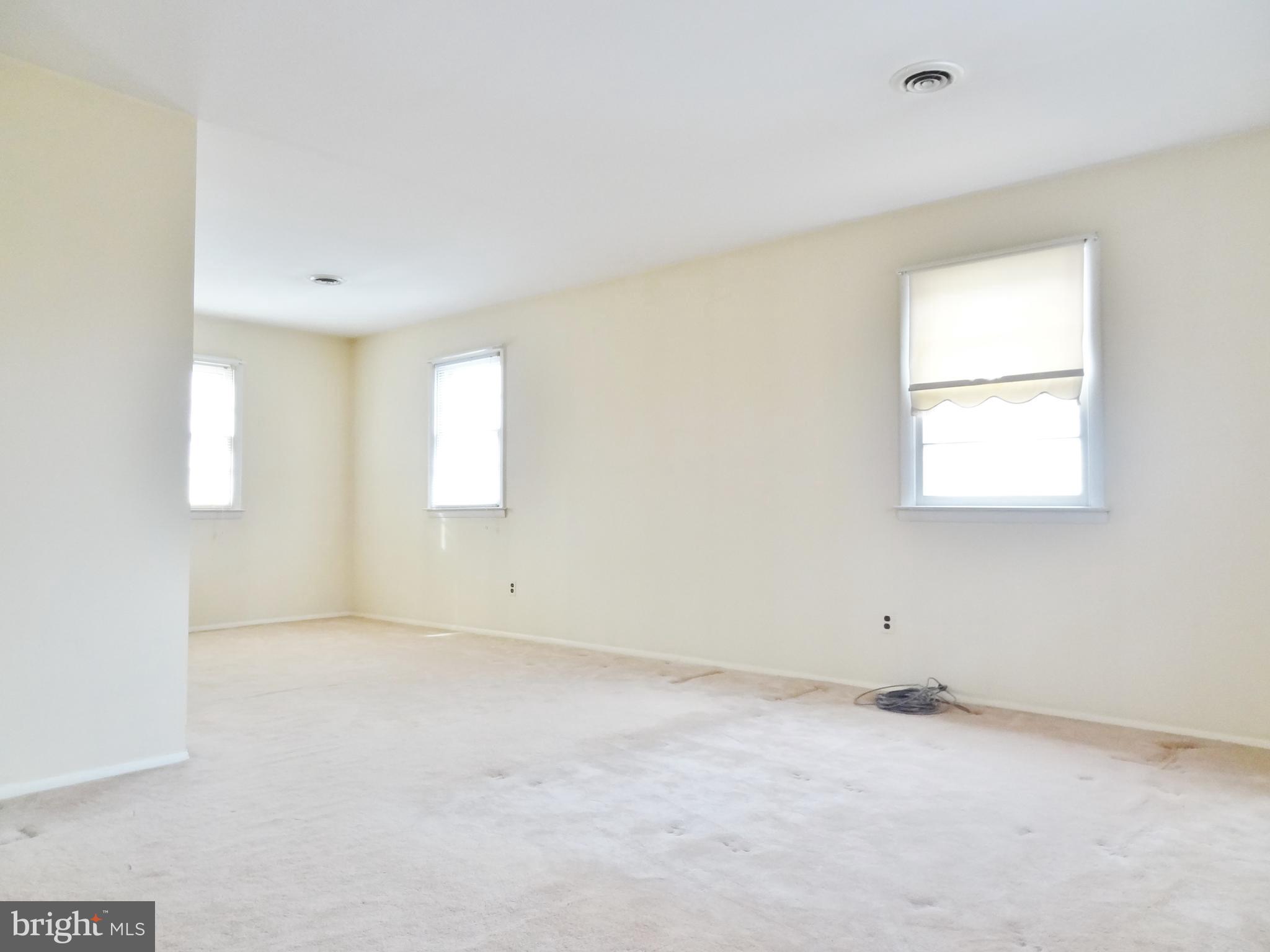 5610 Berwyn Road Berwyn Heights, MD 20740 - Photo 13 of 23 Extra-large master bedroom