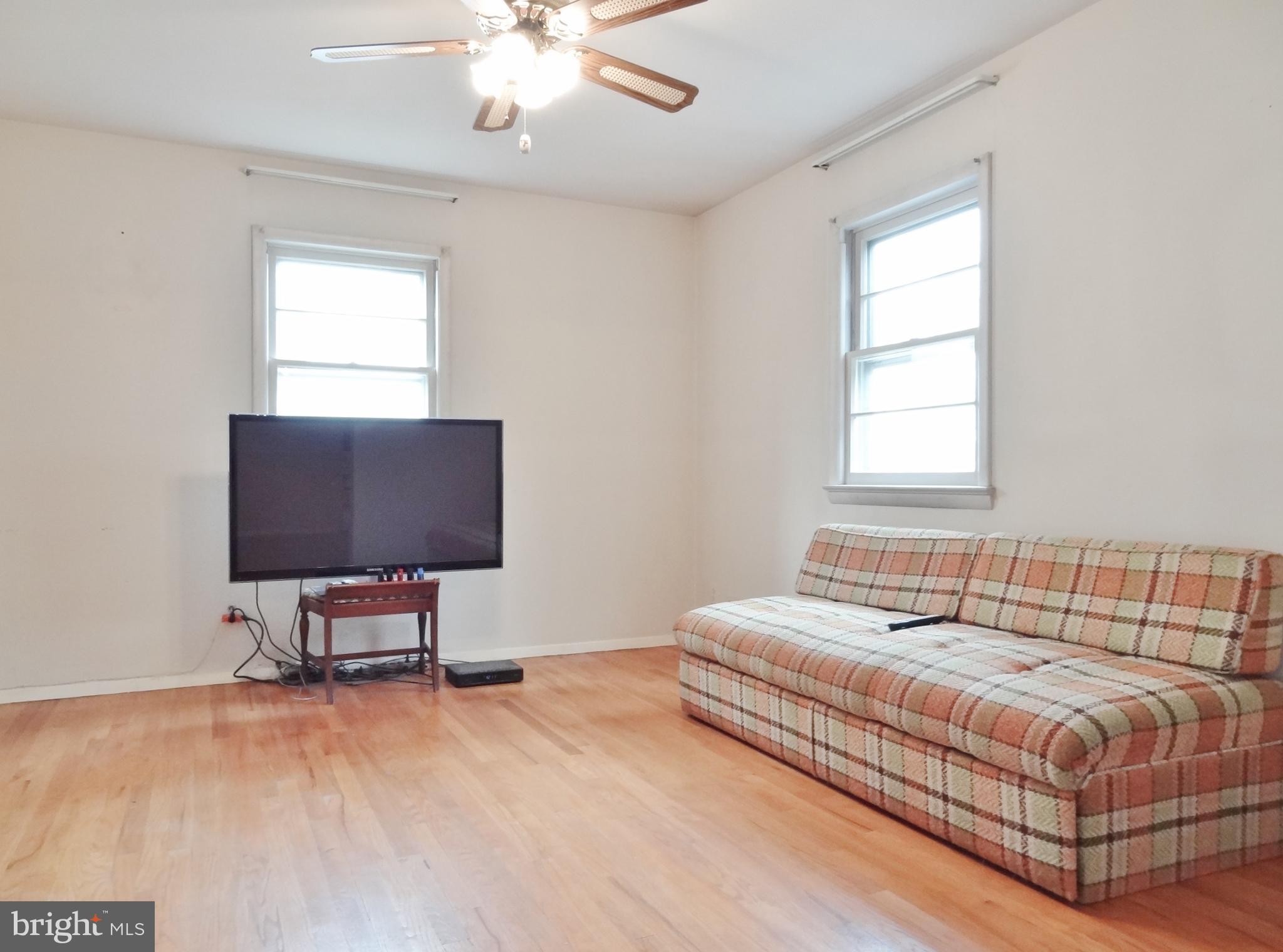 5610 Berwyn Road Berwyn Heights, MD 20740 - Photo 10 of 23 Main level bedroom/family room