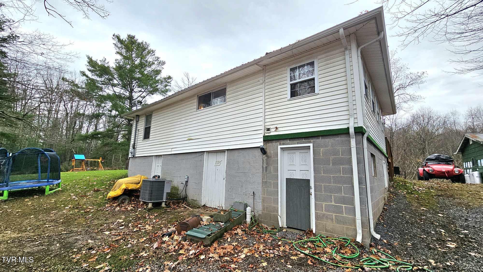 3539 Stone Mountain Road Coeburn, VA 24230 - Photo 4 of 27 3
