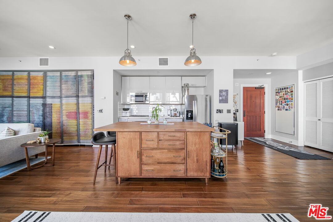 460 South Spring Street, Unit 1205 Los Angeles, CA 90013 - Photo 5 of 37