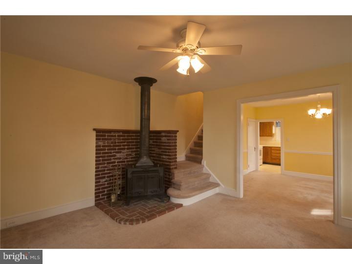1010 Terrace Road Willow Grove, PA 19090 - Photo 5 of 18 Gallery Image 5