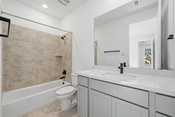 $696,644 | 304 Kristen Oak Drive, Georgetown, TX 78628