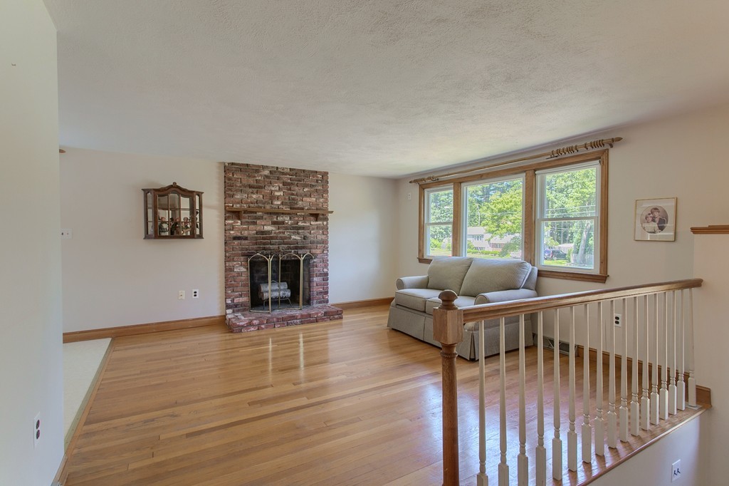 21 Jef Road Billerica, MA 01821 - Photo 4 of 30