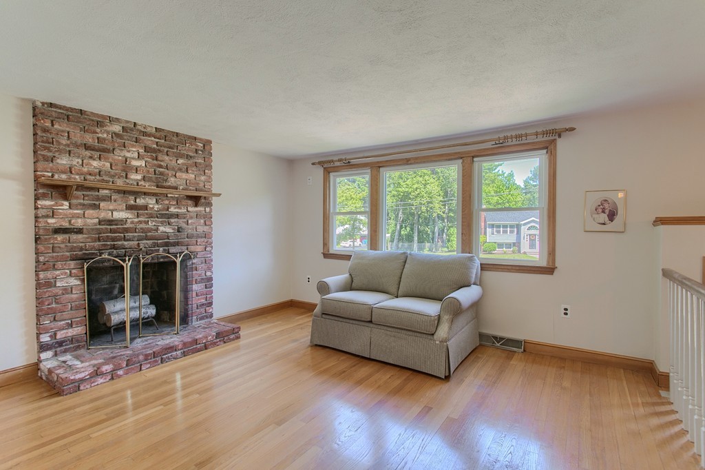 21 Jef Road Billerica, MA 01821 - Photo 5 of 30