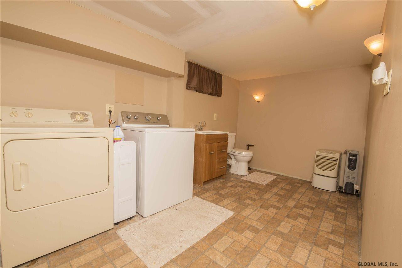 17 Birch Tree Road Colonie, NY 12205 - Photo 11 of 15 Photo 11
