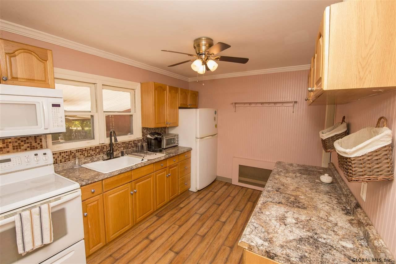 17 Birch Tree Road Colonie, NY 12205 - Photo 2 of 15 Photo 2