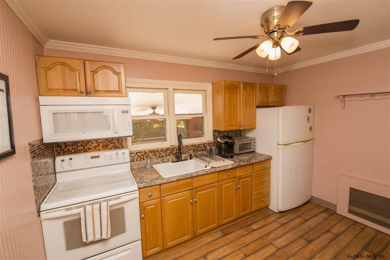 17 Birch Tree Road Colonie, NY 12205 - Photo 3 of 15 Photo 3