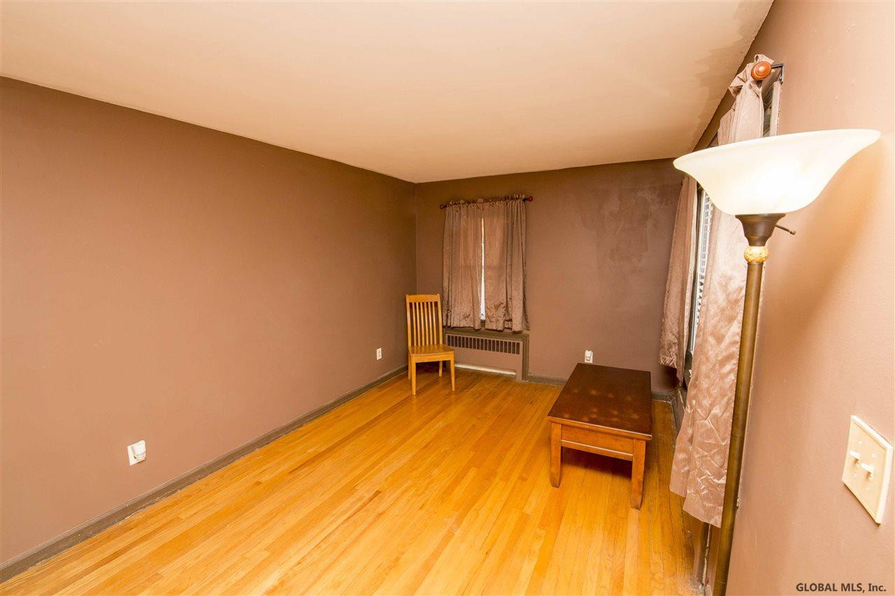 17 Birch Tree Road Colonie, NY 12205 - Photo 4 of 15 Photo 4