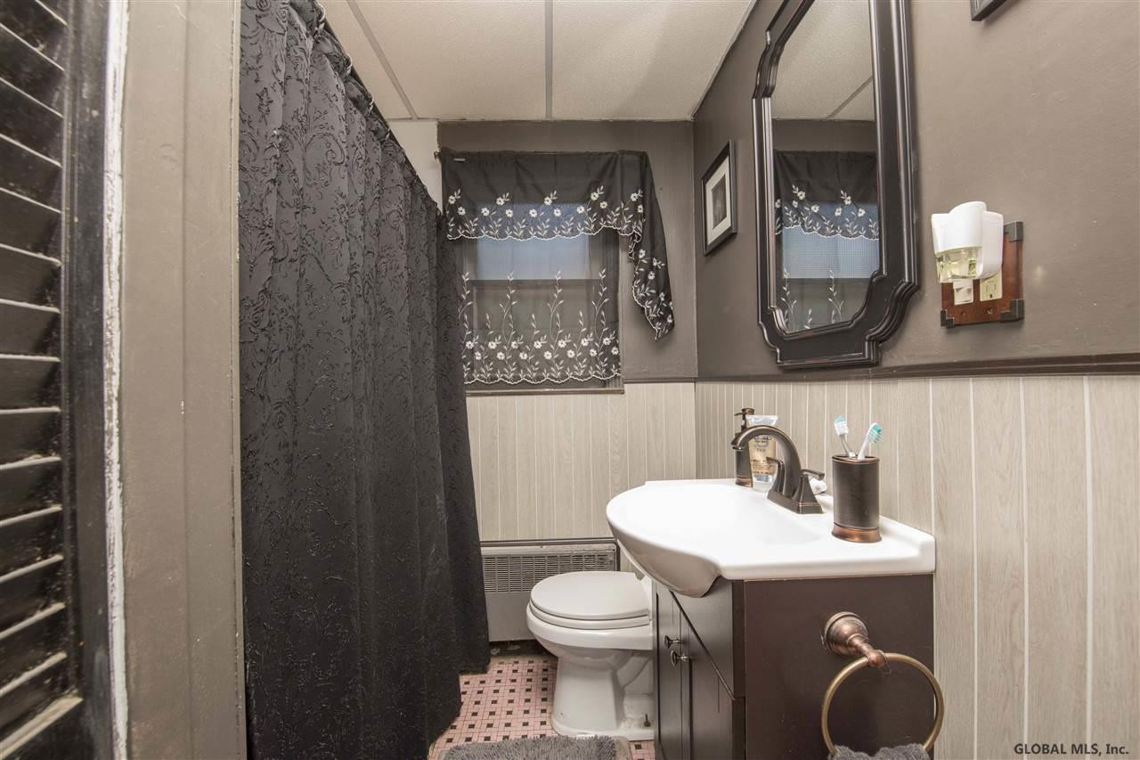 17 Birch Tree Road Colonie, NY 12205 - Photo 6 of 15 Photo 6