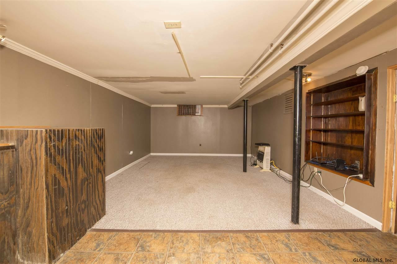17 Birch Tree Road Colonie, NY 12205 - Photo 8 of 15 Photo 8