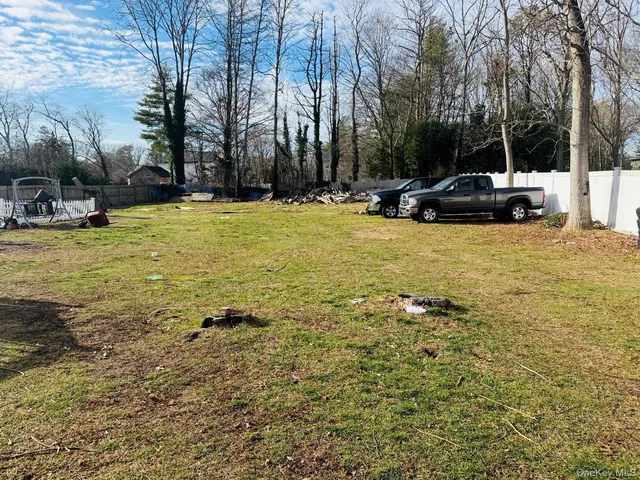 $585,000 | 359 Wellwood Drive, Shirley, NY 11967