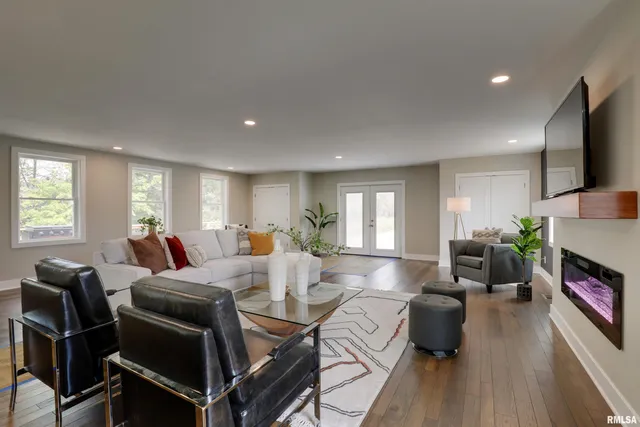 $435,000 | 1431 Hwy 104 Quincy Il 62305, Quincy, IL 62305