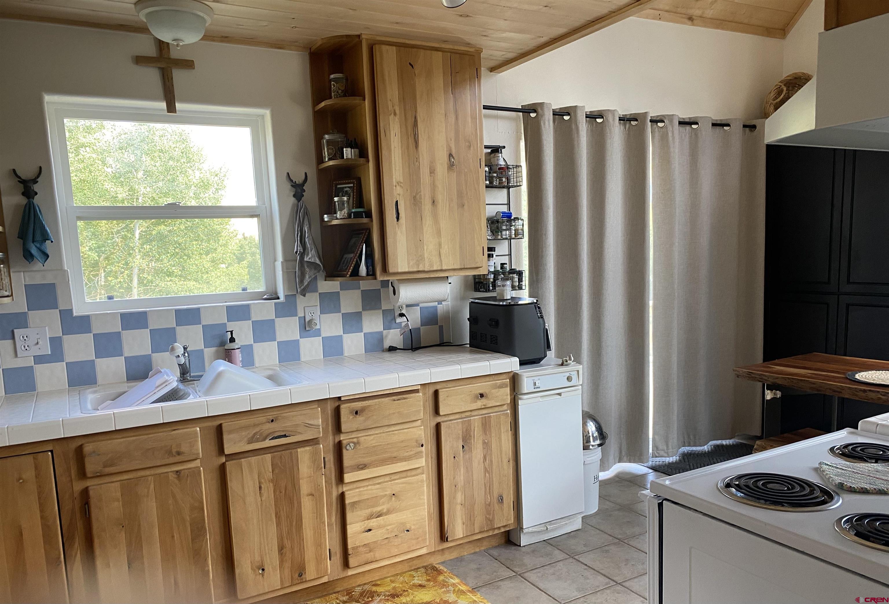 471 Hampton Road Montrose, CO 81220 - Photo 15 of 31 Gallery Image 15