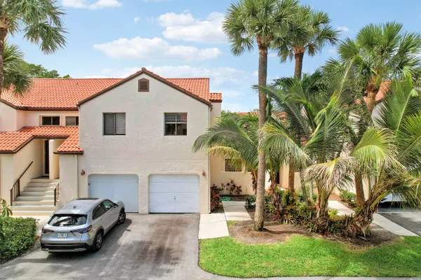$299,000 | 11 VÃa De Casas Sur, Boynton Beach, FL 33426