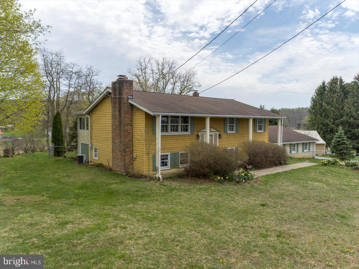 1296 Fritztown Road Reinholds, PA 17569 - Photo 3 of 60 Gallery Image 3