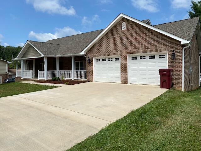 1802 Colonial Ridge Road Johnson City, TN 37604 - Photo 1 of 23 1802 front