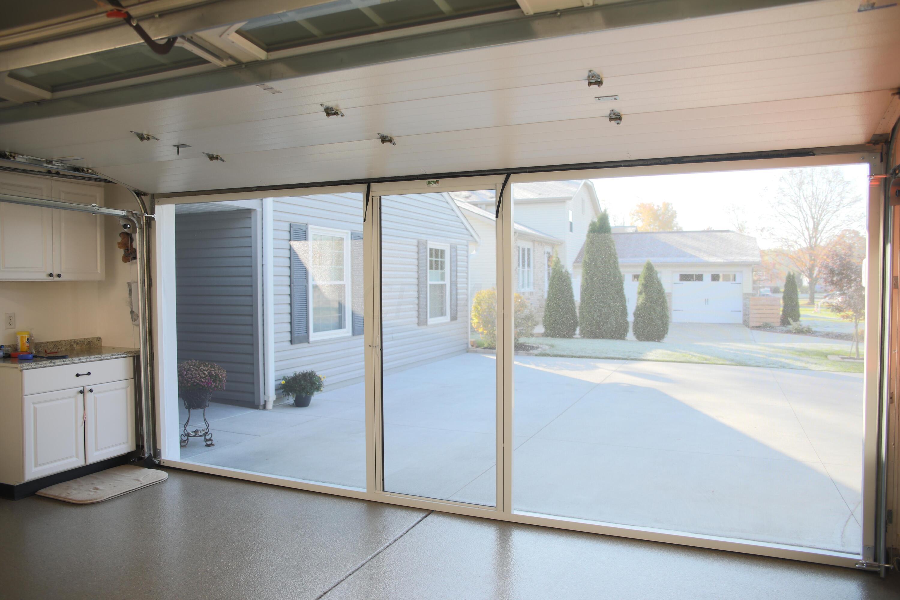 768 South Hampton Road Newark, OH 43055 - Photo 31 of 40 Garage screen door