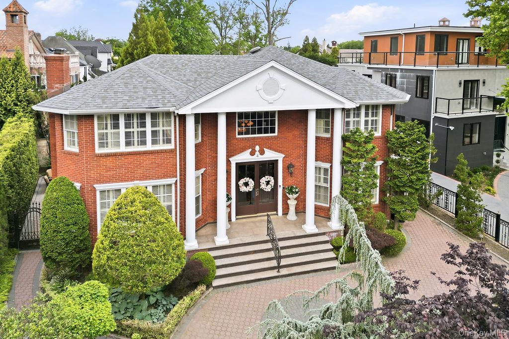 4 Point Crescent Queens, NY 11357 - Photo 3 of 39