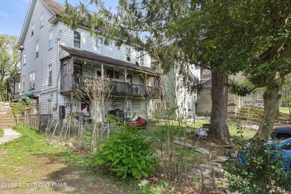 $299,900 | 39 Lackawanna Avenue, East Stroudsburg, PA 18301