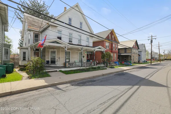 $299,900 | 39 Lackawanna Avenue, East Stroudsburg, PA 18301