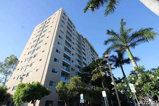 $2,400 | 94-979 Kau'Olu Place, Unit 1001, Waipahu, HI 96797