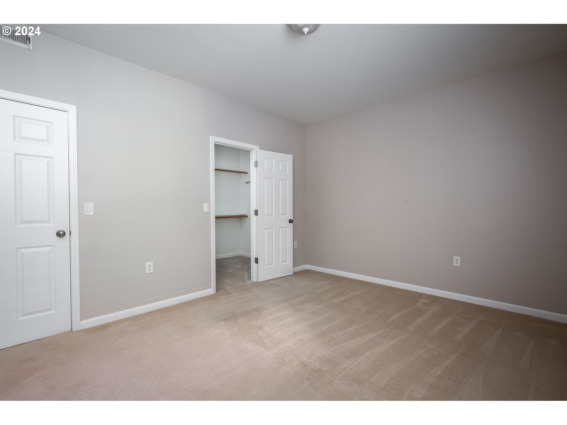 2395 Snowberry Ridge Court West Linn, OR 97068 - Photo 23 of 37 a view of an empty room and closet area