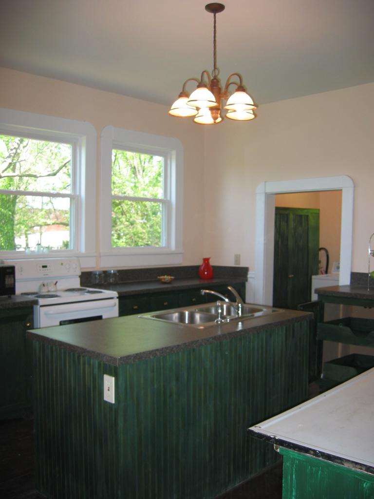 1813 Rorer Avenue Southwest Roanoke, VA 24016 - Photo 3 of 15 KITCHEN