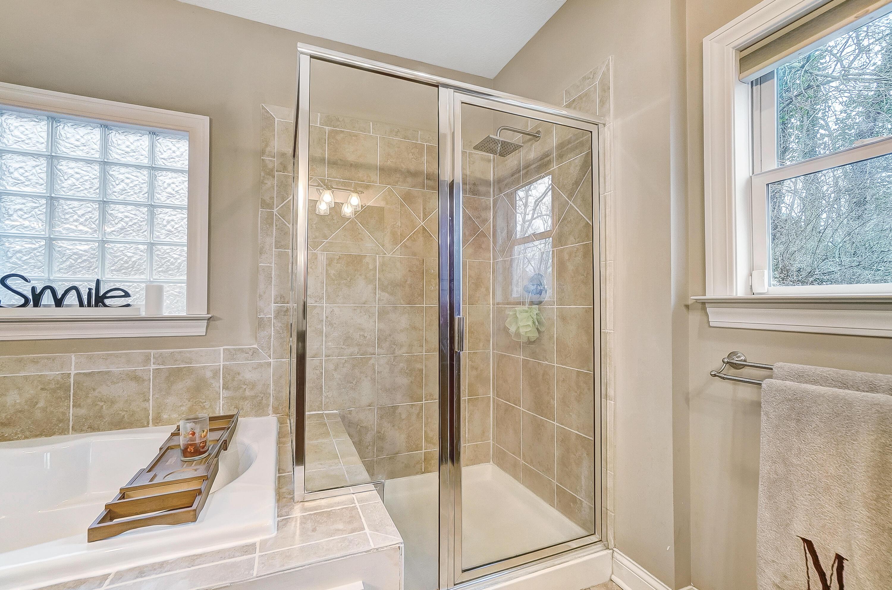 6310 Linworth Road Worthington, OH 43085 - Photo 25 of 80 Primary Bathroom