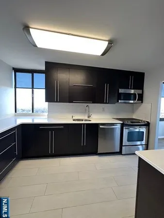 $3,450 | 770 Anderson Avenue, Unit 20E, Cliffside Park, NJ 07010